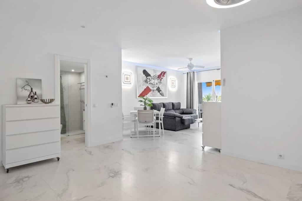 Fabulous 1 Bedroom Flat With Pool At The Golden Mile Appartamento
