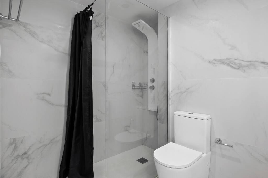 Appartamento Fabulous 1 Bedroom Flat With Pool At The Golden Mile