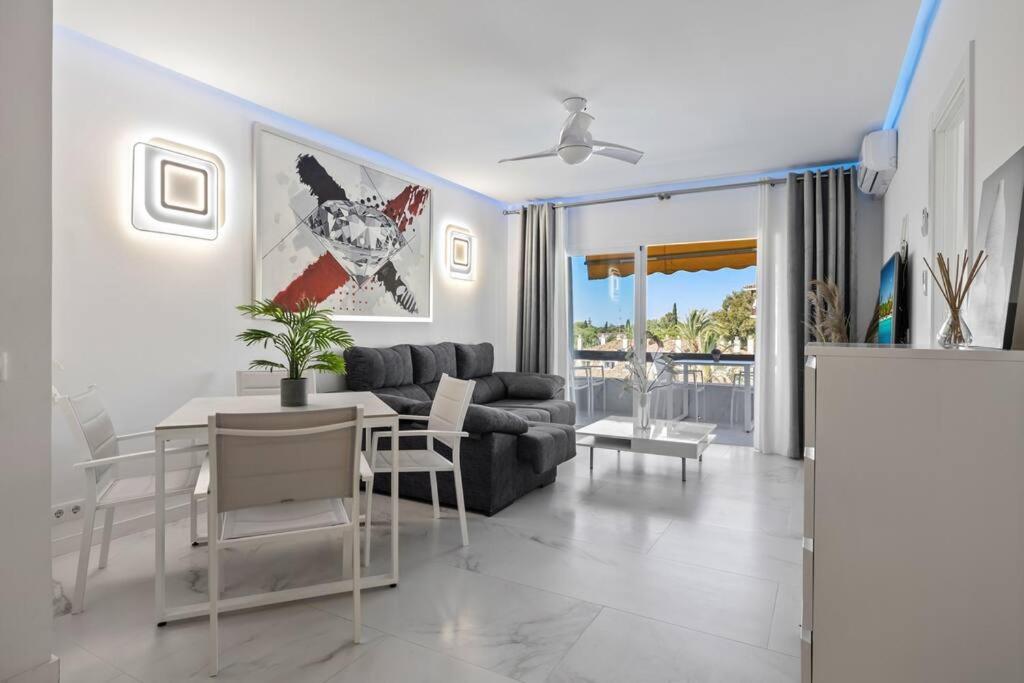 Appartamento Fabulous 1 Bedroom Flat With Pool At The Golden Mile *