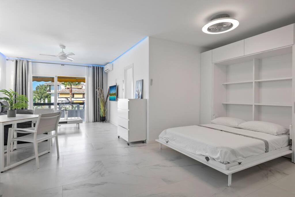Fabulous 1 Bedroom Flat With Pool At The Golden Mile Appartamento Marbella